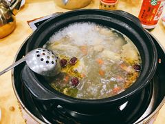 清远鸡-濠轩阁特色生蚝火锅(水湾路店)