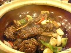 热辣辣香喷喷的黑椒牛仔骨-和平馆·地道港澳茶餐厅(西门口店)