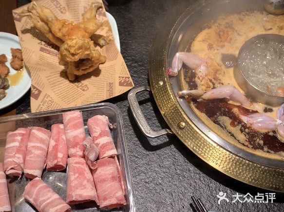 终于吃到哈尔滨的牛蛙自助火锅‼️