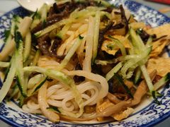 -丽丽三鲜螺蛳粉(田林路店)