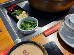 -洞庭洲·防空洞火锅·铜锅涮肉·烧烤(新百广场店)