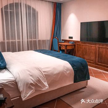 平日单独住还是蛮贵的 但是包场价格很是心动