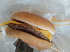 安格斯厚牛芝士堡-麦当劳(济泺路店)