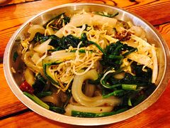 -闯关东东北农家菜(崂山石老人店)