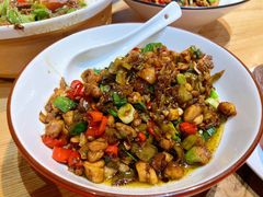 酱椒炒鸡-胡子大厨·超级小炒肉(晶耀前滩店)