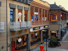 -王府井奥莱临潼小镇(临潼店)