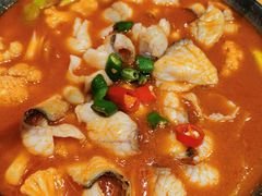 思茅酸汤鱼片-老滇山寨•云南特色菜•地方菜•民族风情歌舞表演(金碧店)