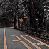 晚上去更好看热门餐厅排队的人忒多了