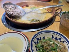 -洱火云南酸菜牛肉火锅(石景山当代商城店)