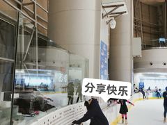 -冰纷万象滑冰场(深圳万象城店)