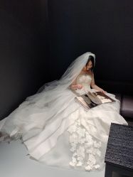 -Vera Wang婚纱礼服旗舰店