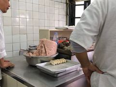 -黄阿姨锅贴大王(万航渡路店)