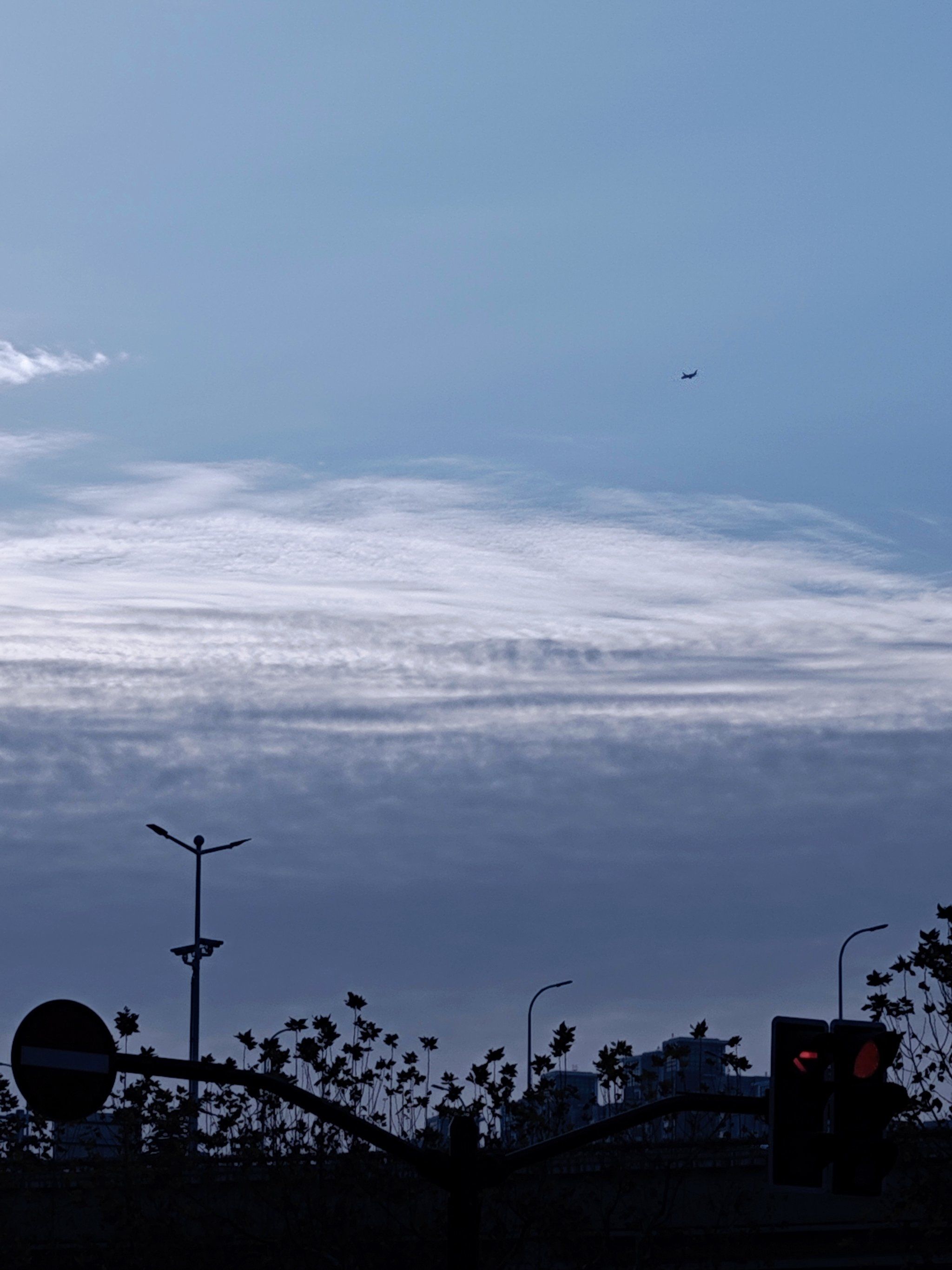 清晨的天空色彩斑斓