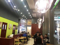 大堂-吉祥馄饨(虹桥火车站店)