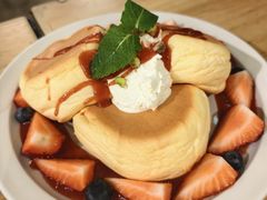 草莓奶油苏芙蕾-UPPER KITCHEN(延安路店)