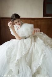 -艾米丽婚纱礼服