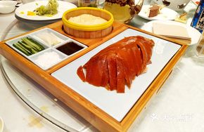 Xishi Fruitwood Roast Duck