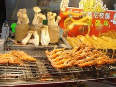 -六合夜市