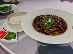 响油鳝丝配卷饼-RIVIERA 松鹤楼(外滩店)