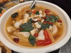 泰式香草酸辣汤浸鱼-Thai Alley泰爱里(二沙岛店)