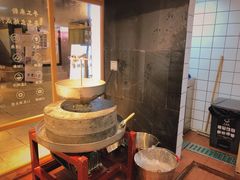 -呷佬·长沙手工米粉(金沙江路店)