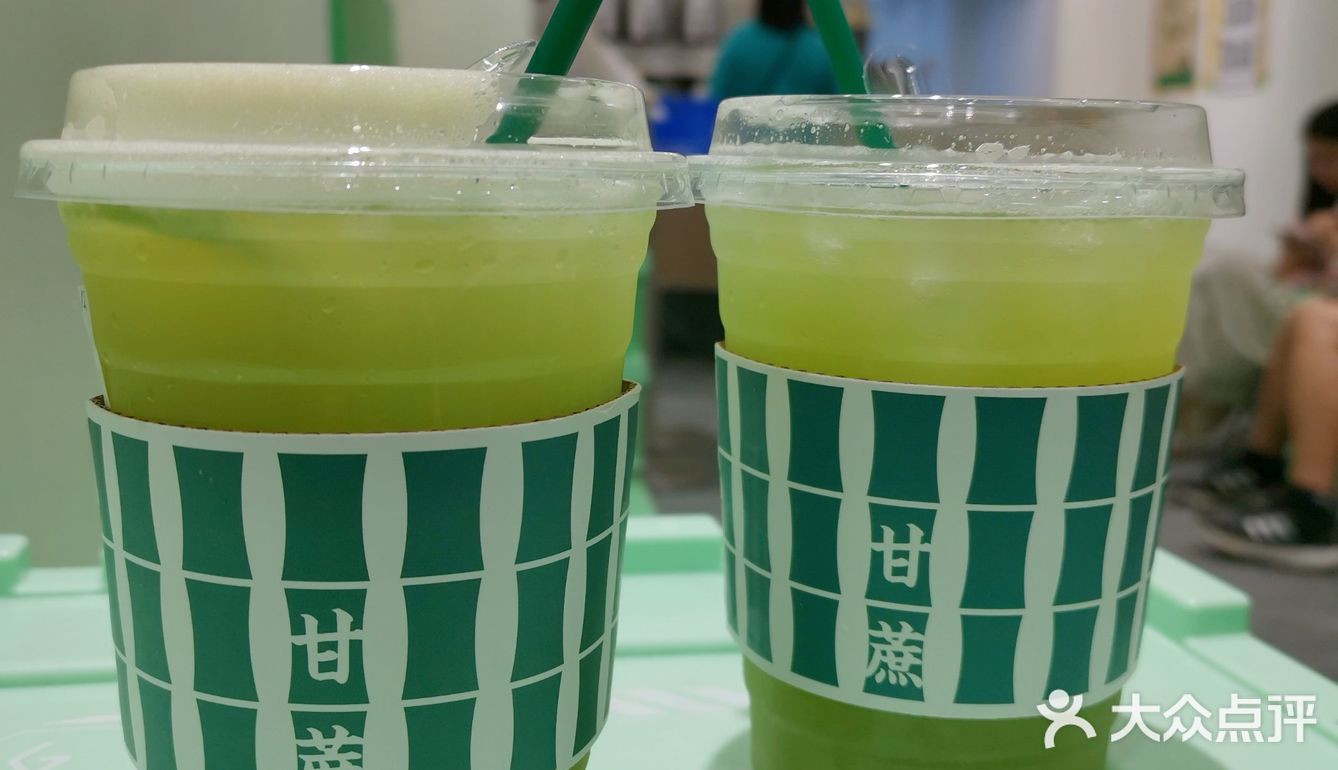 杯杯鲜榨的蔗汁鲜果茶，太好喝了吧！