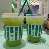 杯杯鲜榨的蔗汁鲜果茶，太好喝了吧！