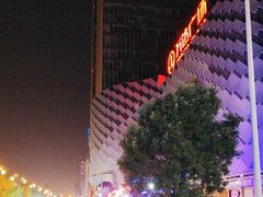 -万达广场(龙湖店)