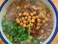 金牌杂酱面-胖胖板凳面