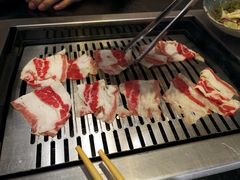 -臻牛烤肉