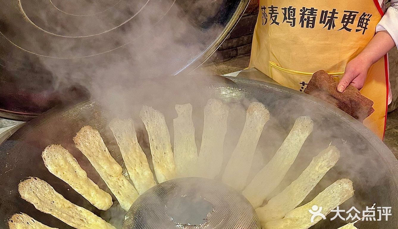 成都｜我🉑️以为了这“锅边馍”天天来矮板凳！！