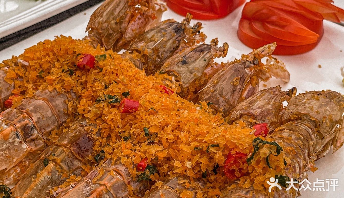 很多人都是慕名而来 主要是味道好吃到爆↓