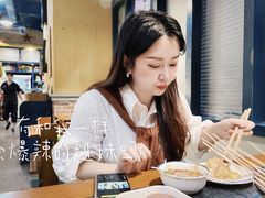 -两三事小郡肝串串香火锅(桂庙店)