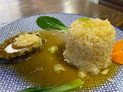 鲍鱼捞饭-1910老鲁味海鲜·戳子肉·青岛菜(金沙滩店)