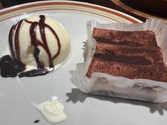 提拉米苏配冰淇淋-萨莉亚意式餐厅(万嘉商业广场店)