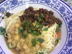 -渝之汇牛肉豌杂面