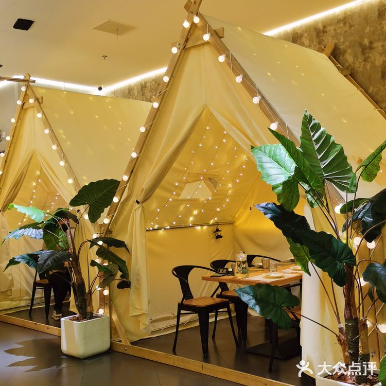 沉浸露营风🏕前滩的这家泰餐厅🉑太会了❗  