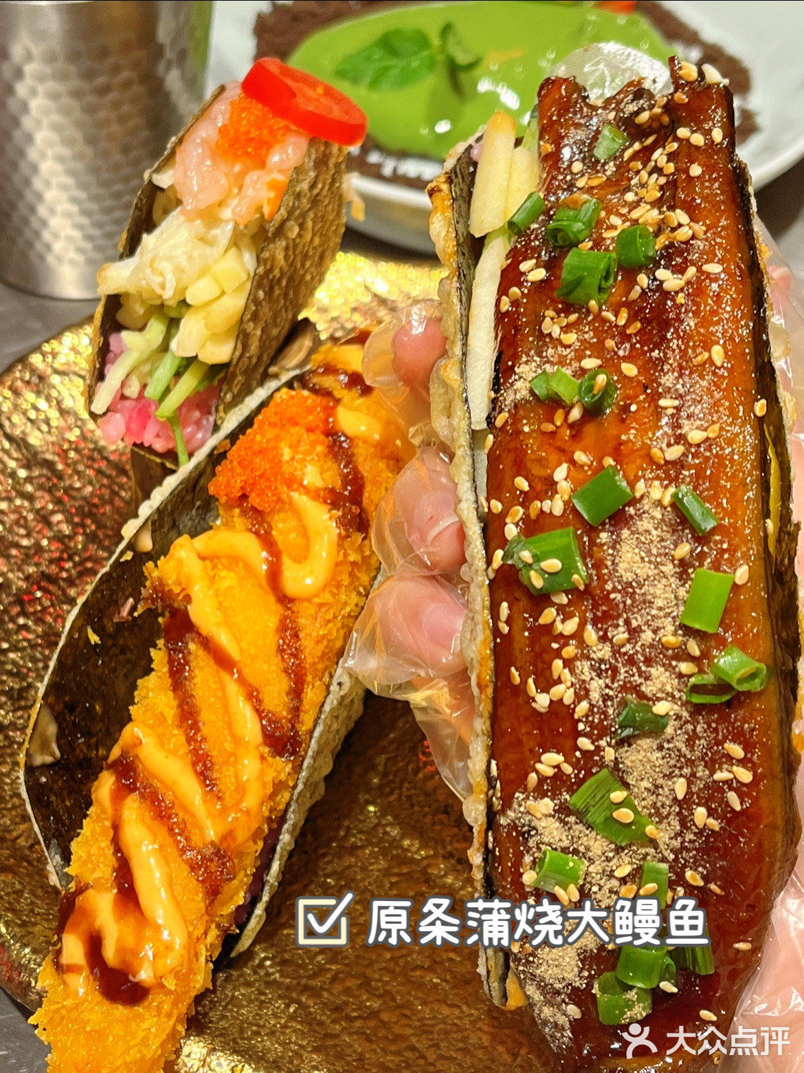 广州美食  比脸还大的巨型鳗鱼日式taco