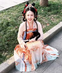 -一揽芳华汉服旗袍体验馆(拙政园店)