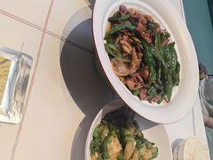 -阿瓦山寨·湘菜现炒·剁椒鱼头王(咸阳总店)
