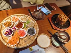 -包整·丝娃娃(一览甲秀楼风景店)