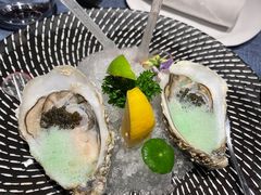 吉拉多1号-弦月窗LUNETTE BY AMANDA(复兴路店)