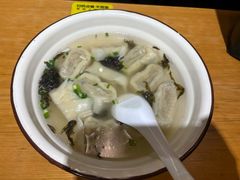 香芹鲜肉大馄饨-小桃园·豆浆油条(复兴中路店)