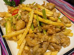 -香巴拉云南餐厅(华莱坞店)