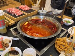 -百年川椒重庆老火锅(光谷店)