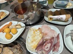 -金滏山·烤肉海鲜火锅自助(襄阳万达店)