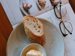 -ROAST coffee & eatery