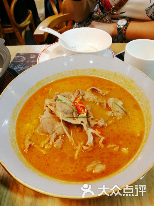 泰式冬阴功肥牛