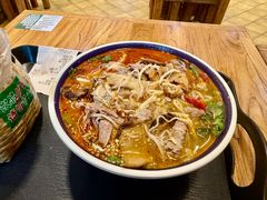 -云阿蛮云南生烫牛肉米线(奉贤路店)