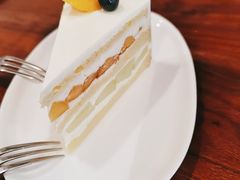 蜜瓜奶油蛋糕-black rainbow coffee